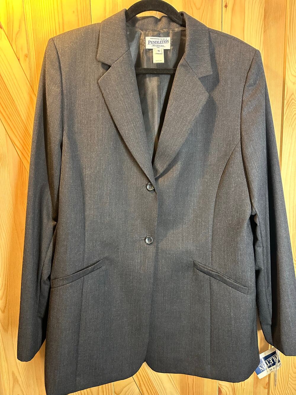 NWT Vintage Pendleton Warranted 100% Virgin Wool Gray Two-Button Blazer Jacket